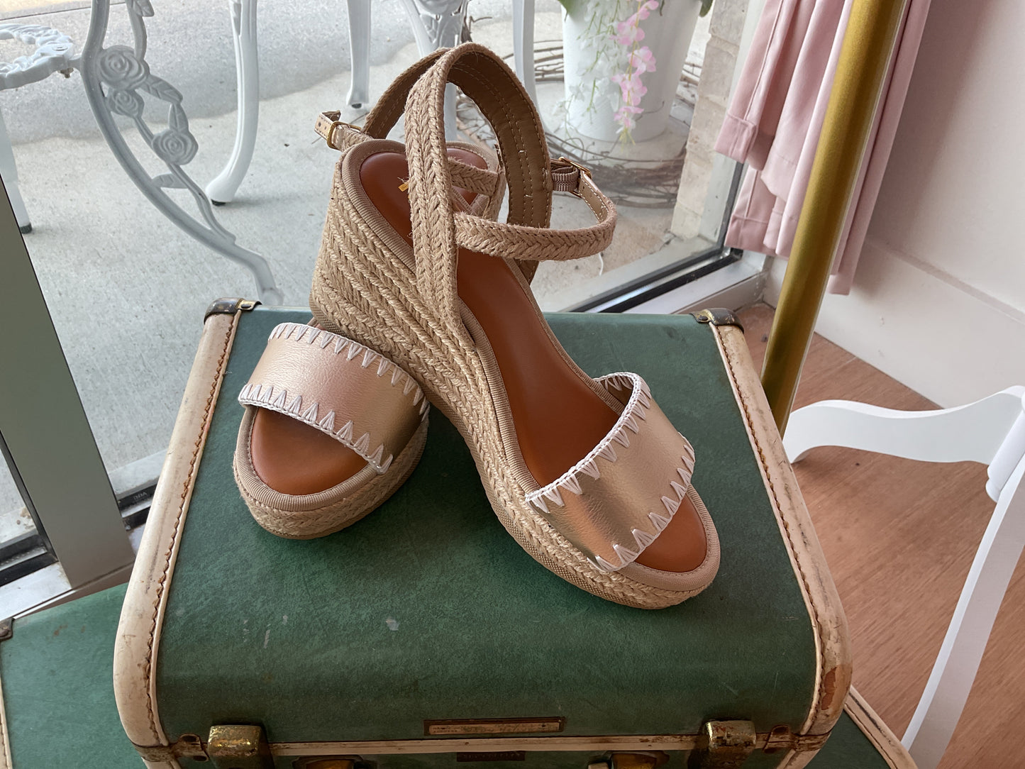 Gold Wedge