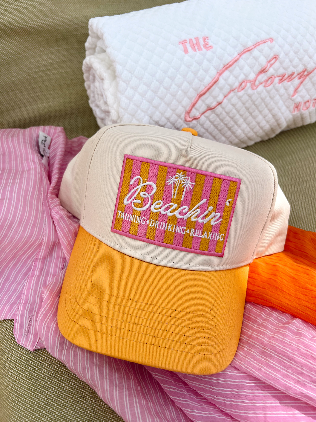 Beachin' - Vintage Trucker Hat