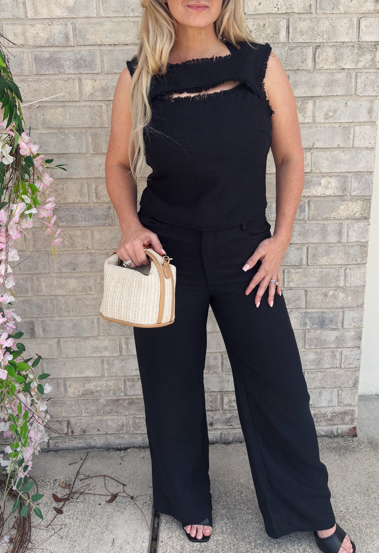 Sleeveless Boat Neck Front Cut Out
