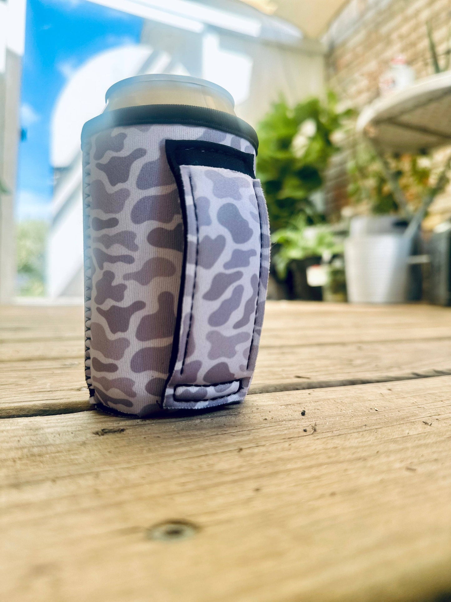 Snow Camo 12oz Stubby Can Handler™