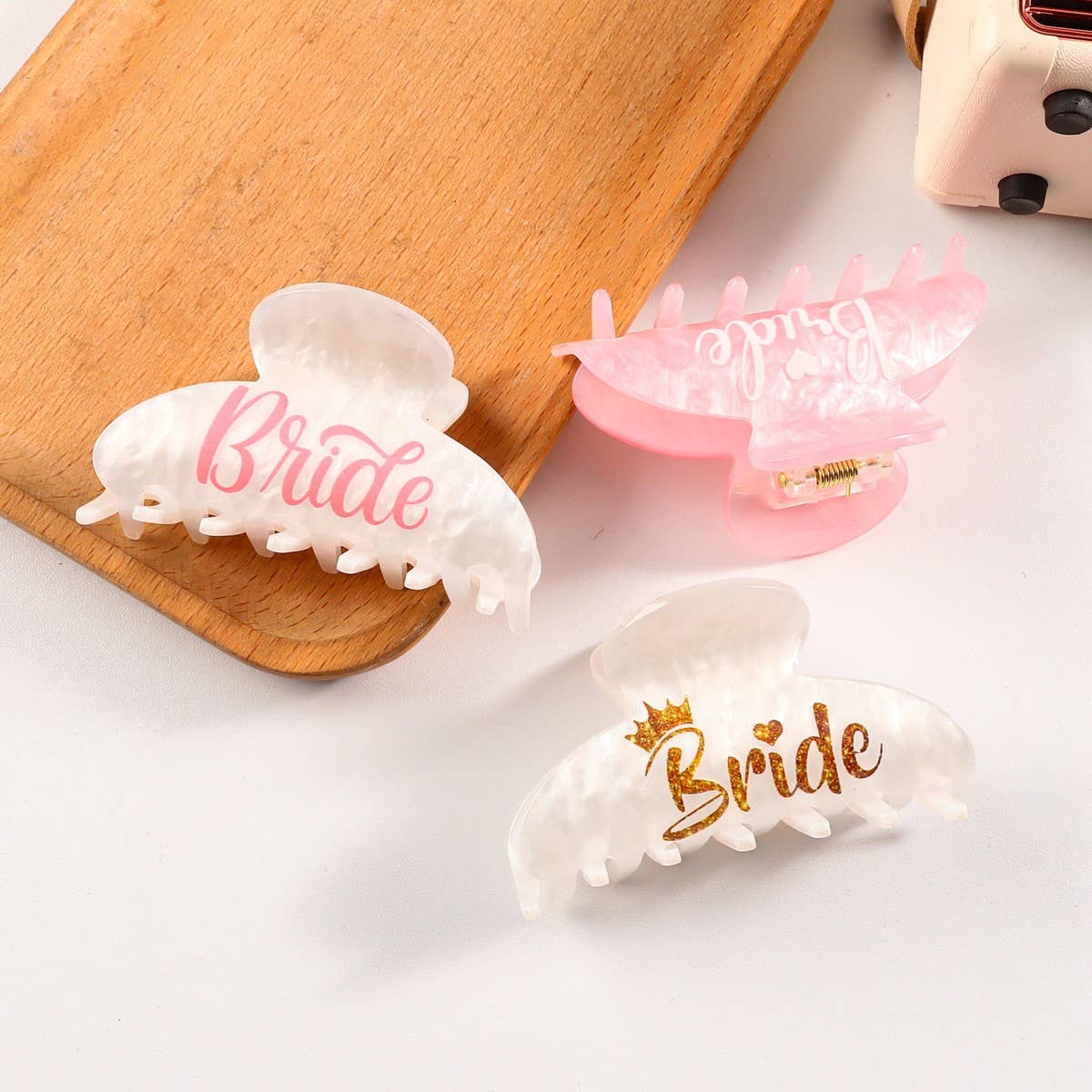 BRIDE HAIR CLAW CLIP