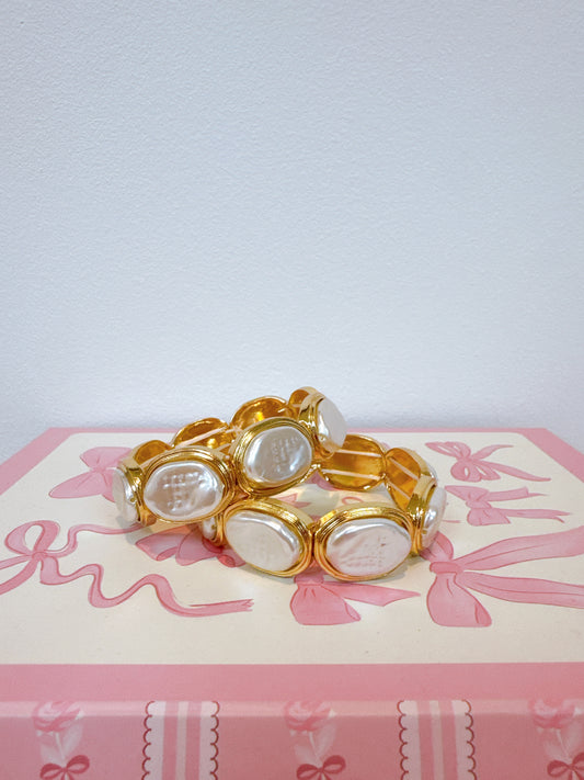 Gold Cameo Medallion Bracelet