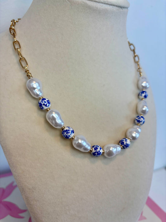 Vintage-Inspired Floral Pearl Chain Necklace