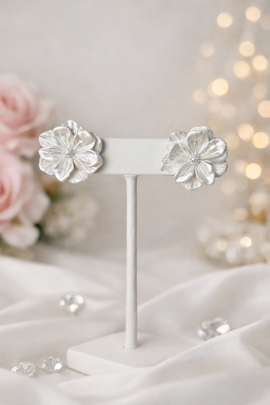 Mother-of-Pearl Flower Stud Earrings