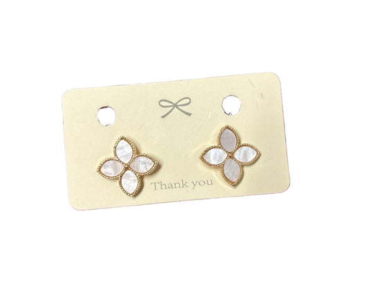 Dainty Daisy Studs